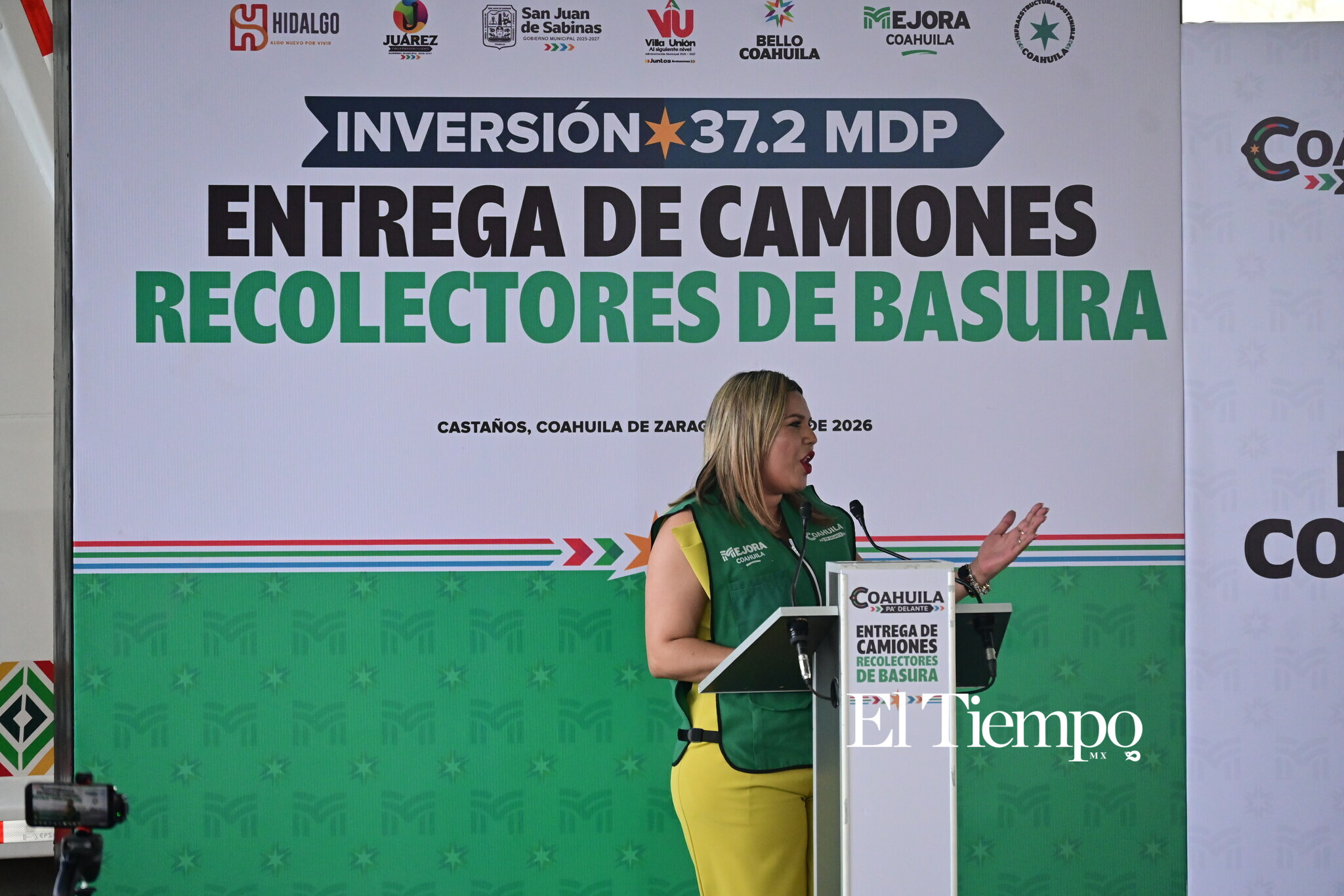 Galería fotográfica: Gobernador Manolo Jiménez Salinas entrega nueve camiones recolectores en Coahuila
