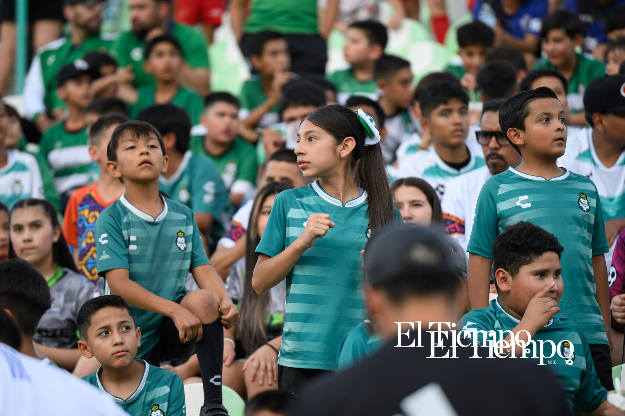Galería fotográfica: La emoción del fútbol se vive al máximo en la Copa Santos Peñoles