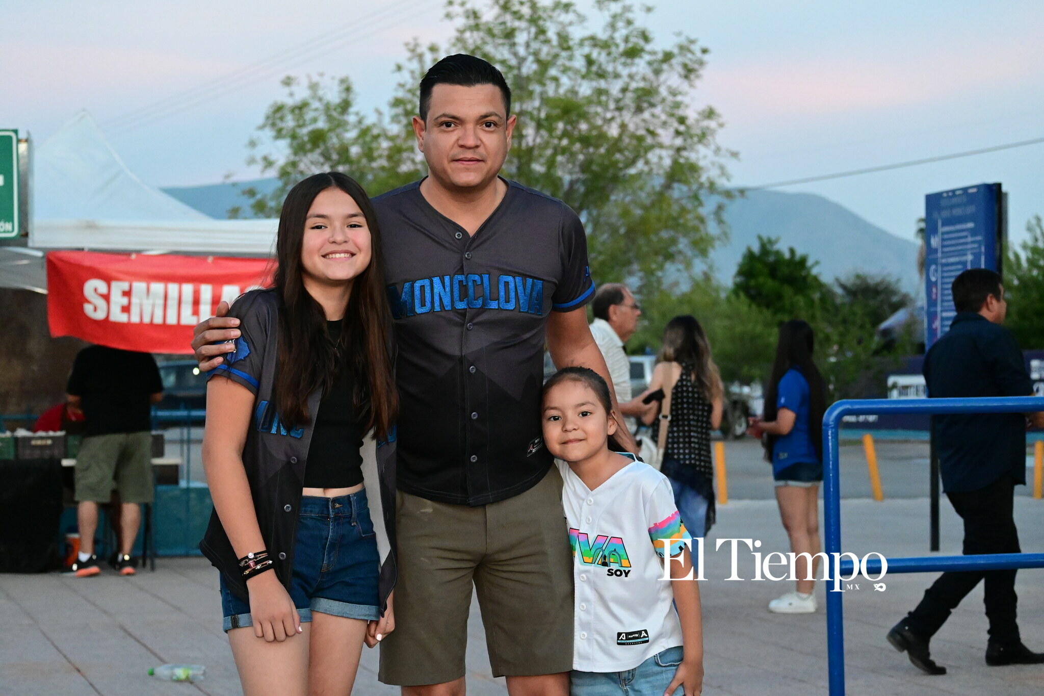 Galería fotográfica: La afición responde en una noche de béisbol con causa