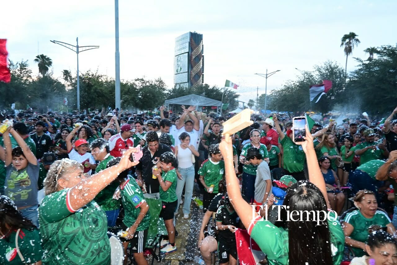 Galería fotográfica: Festejo del primer gol de México