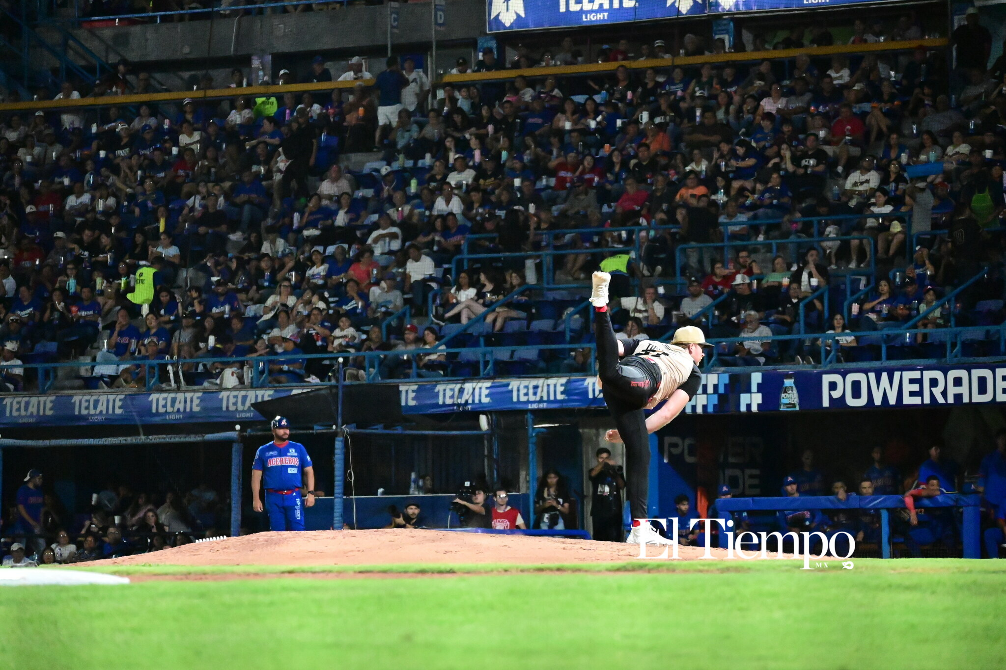 Galería fotográfica: Familias llenan el estadio para apoyar a los Acereros