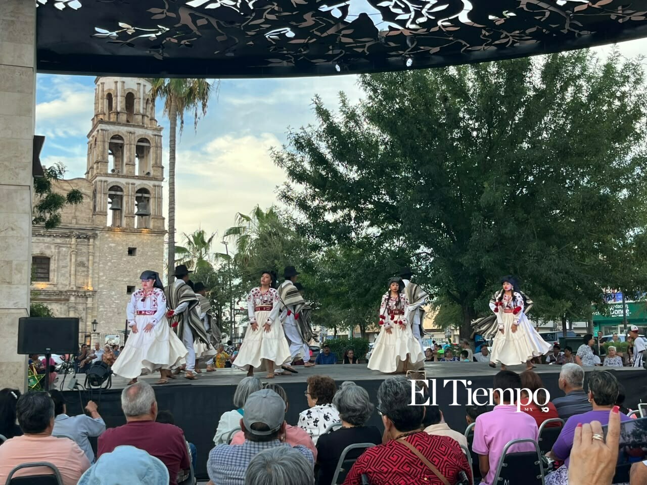 Galería fotográfica: Guelaguetza llena de tradición a Monclova