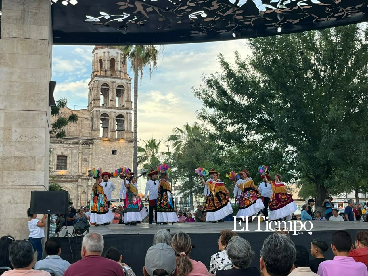 Galería fotográfica: Guelaguetza llena de tradición a Monclova