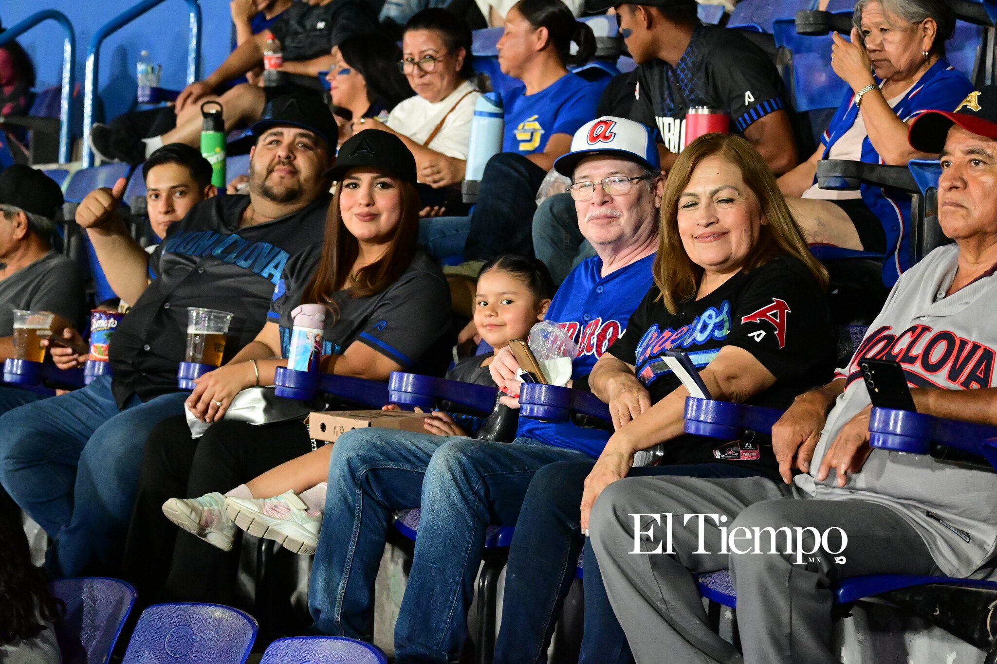 Galería fotográfica: Familias llenan el estadio para apoyar a los Acereros
