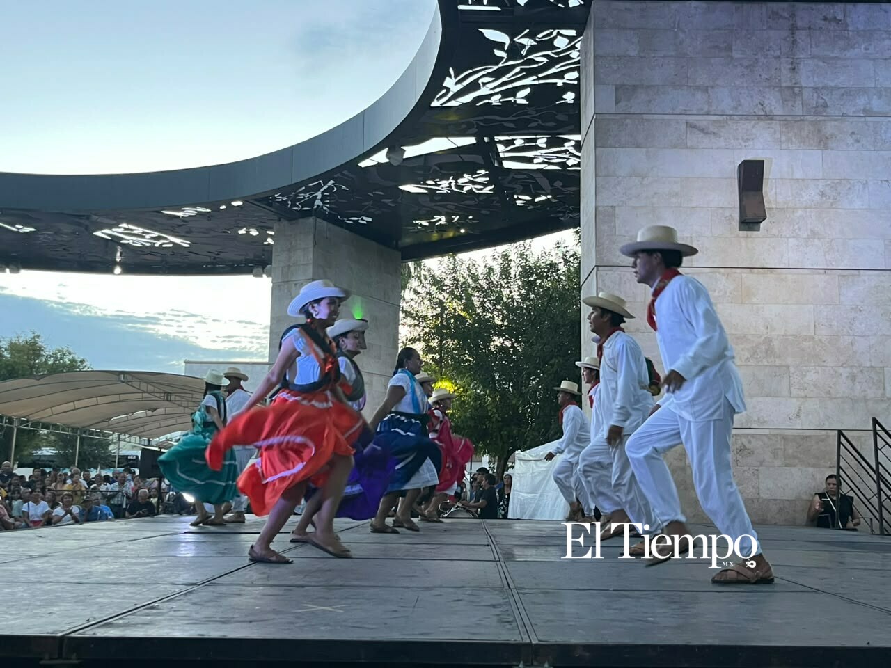 Galería fotográfica: Guelaguetza llena de tradición a Monclova