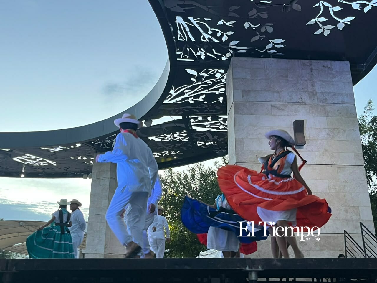 Galería fotográfica: Guelaguetza llena de tradición a Monclova