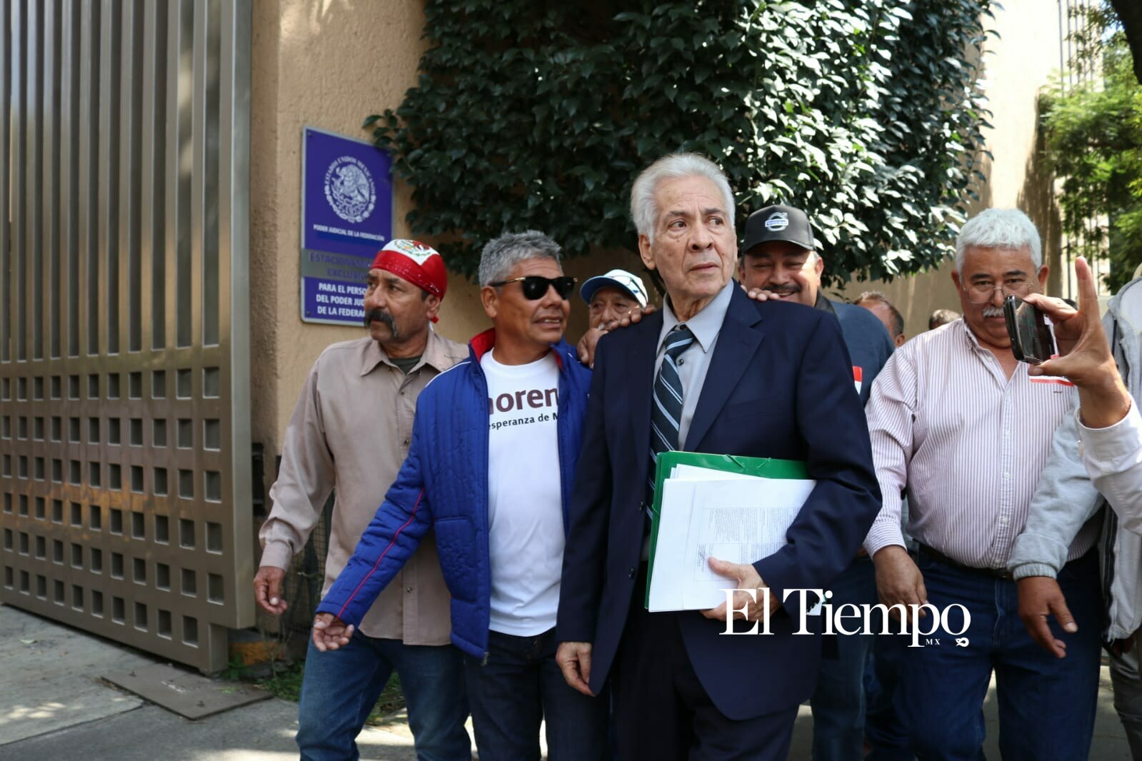 Galería fotográfica: Momentos donde va saliendo el nuevo dueño de AHMSA