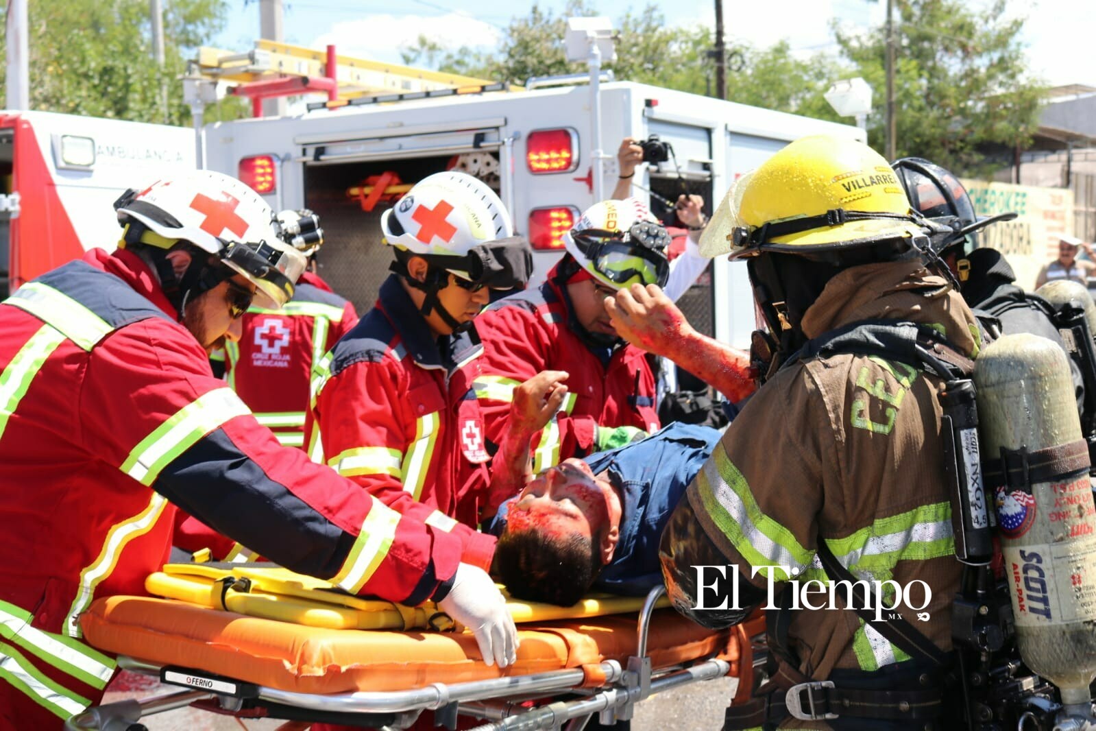 Galería fotográfica: Simulacro recrea choque de pipa de gas y tráiler en Monclova