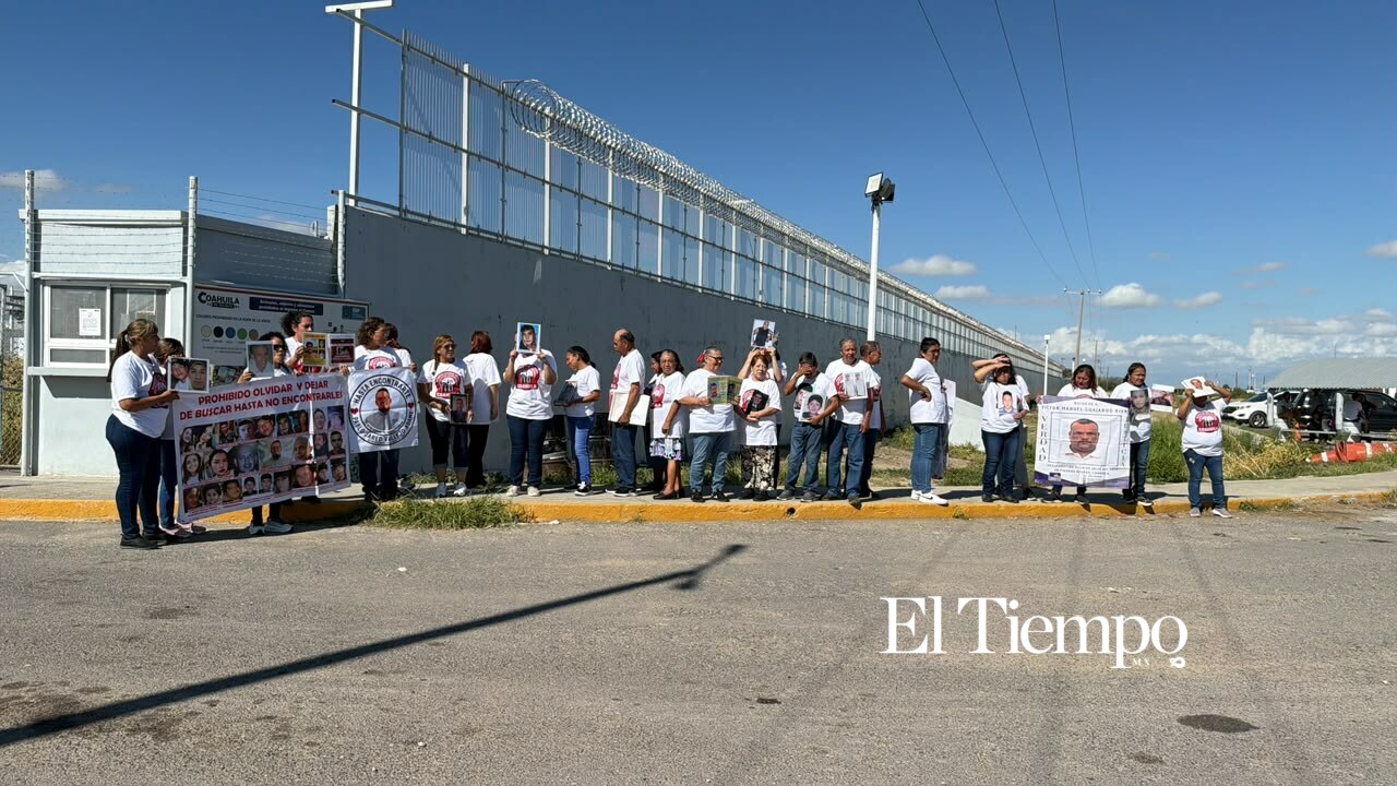 Galería fotográfica: Familias buscan pistas de desaparecidos al ingresar al CERESO de Monclova