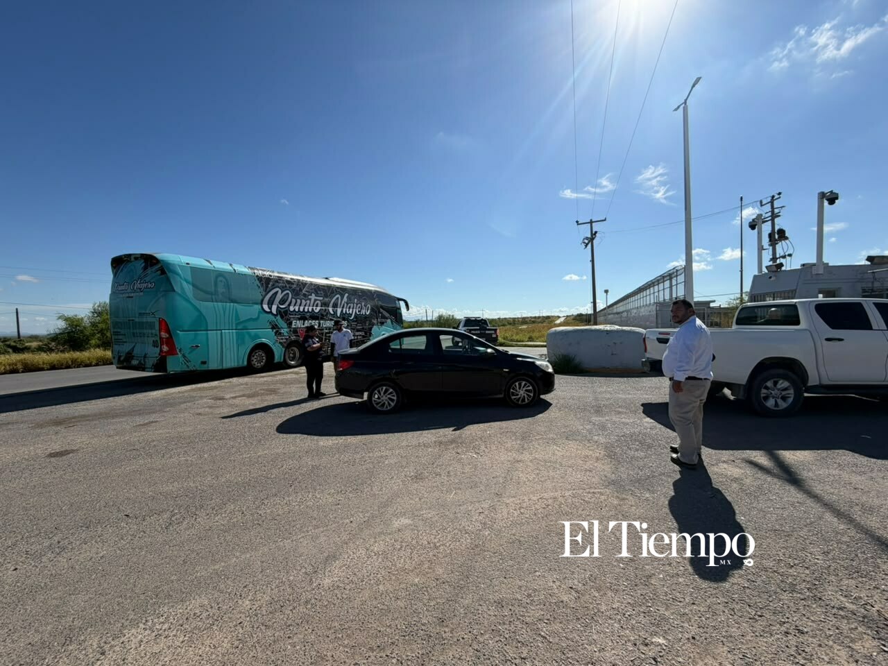 Galería fotográfica: Familias buscan pistas de desaparecidos al ingresar al CERESO de Monclova