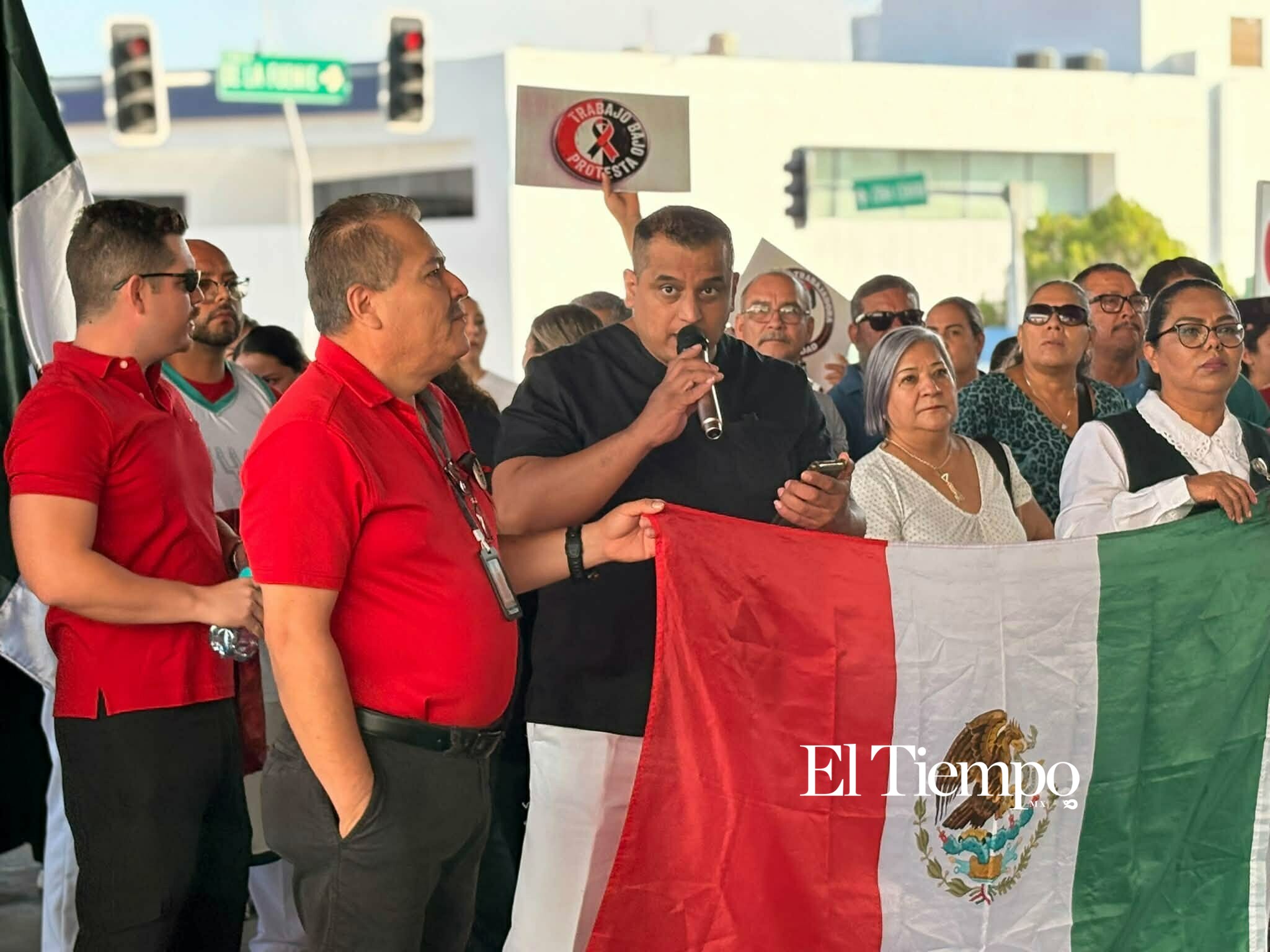 Galería fotográfica: Manifestacion de trabajadores del IMSS de la clínica 7 en Monclova